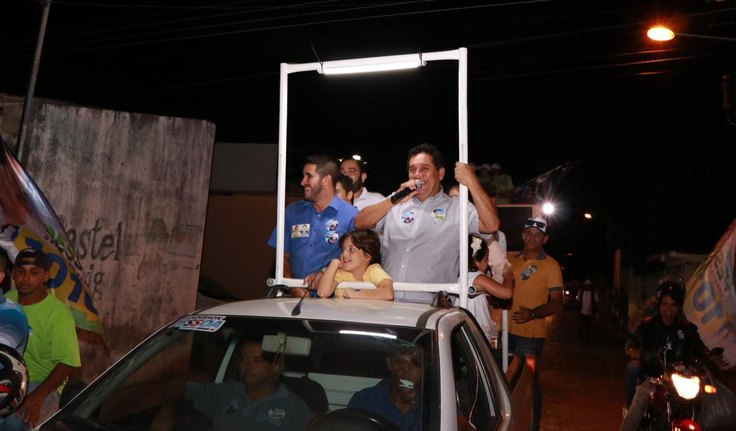 Severino e Randerson Pessoa percorrem cinco bairros de Arapiraca