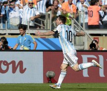 Messi marca golaço nos acréscimos e salva Argentina de empate