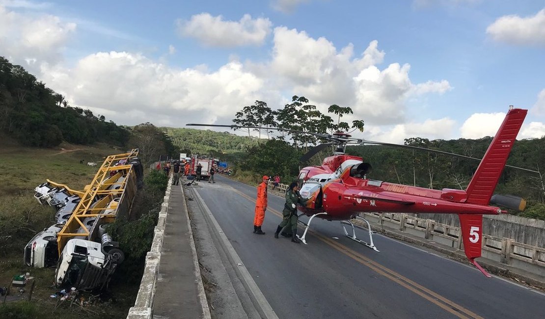 Acidente com carreta-cegonha no interior de Alagoas deixa quatro feridos