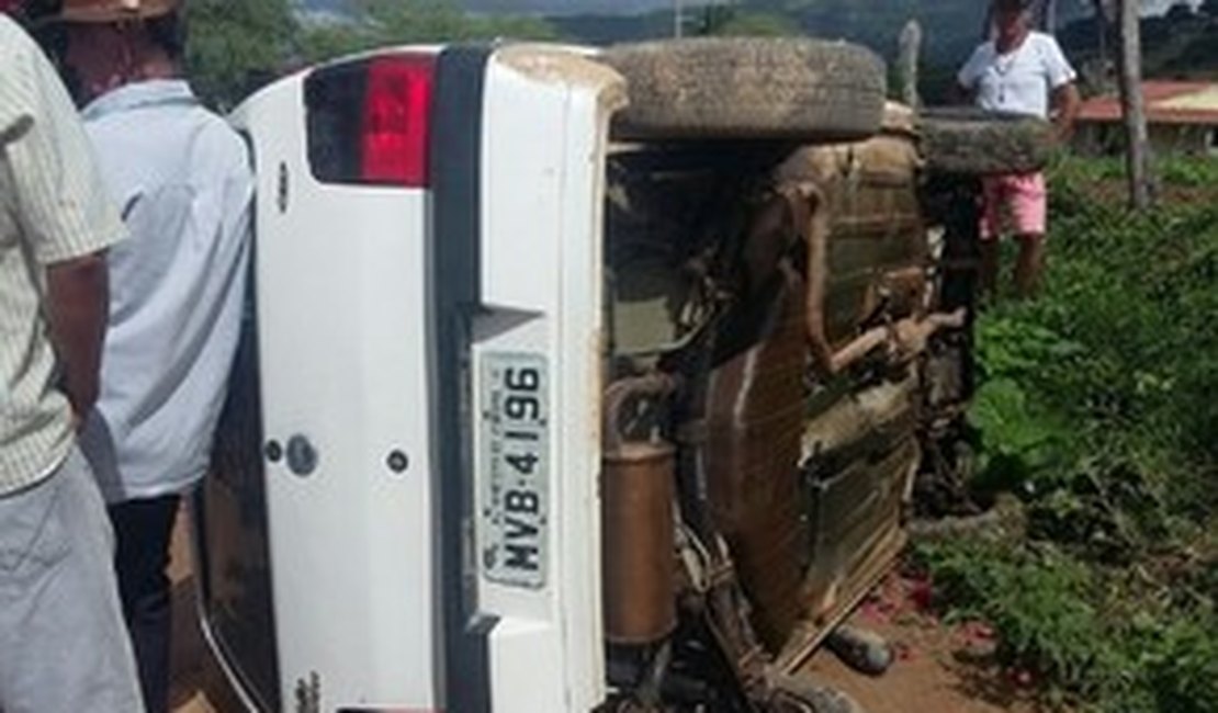 Acidente deixa criança de oito anos morta e outra ferida no Sertão alagoano