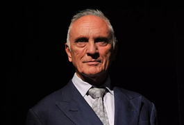Terence Stamp, de 'Priscilla, a Rainha do Deserto' e 'Superman', morre aos 87 anos