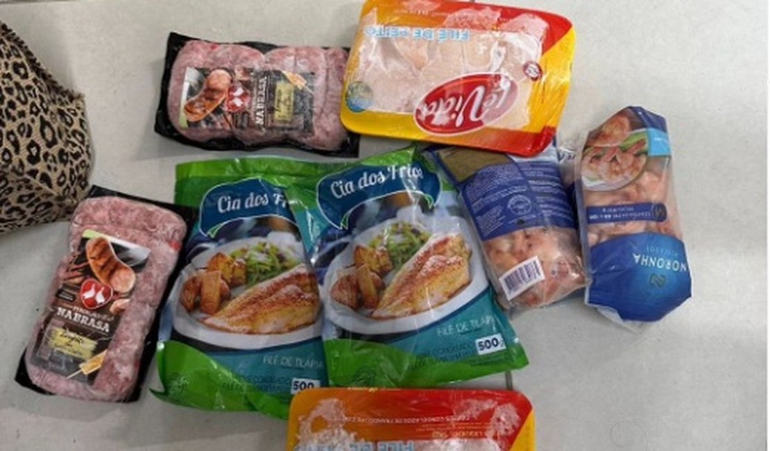 Polícia prende mulher flagrada furtando alimentos em supermercado em Marechal Deodoro