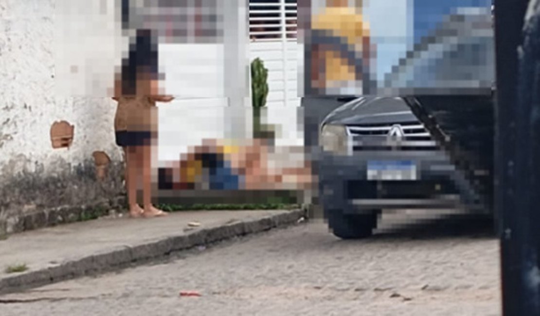 Ex tenta matar mulher com golpes de faca em via pública em São José da Tapera