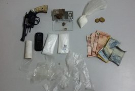 Polícia Civil prende suspeito de tráfico de drogas no bairro Cacimbas, em Arapiraca