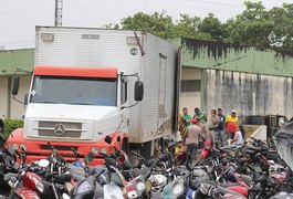 Veículos apreendidos começam a ser retirados do pátio do 3º Batalhão