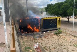 Incêndio destrói estrutura de lanchonete em Palmeira dos Índios