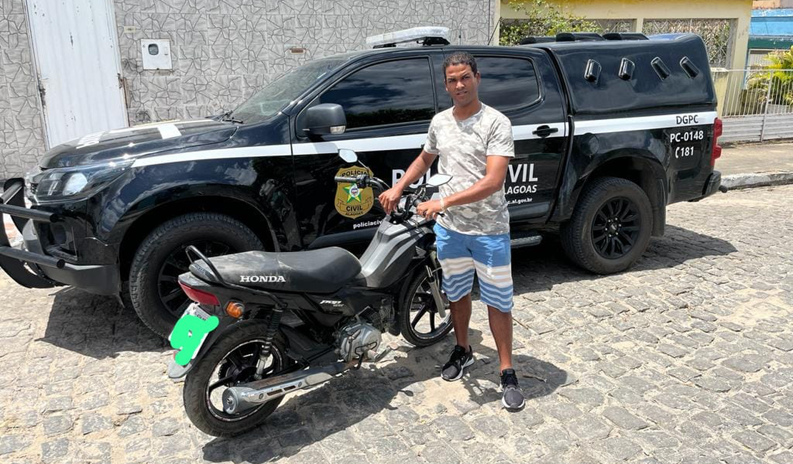 Delegacia recupera e devolve moto furtada no Sertão de Alagoas