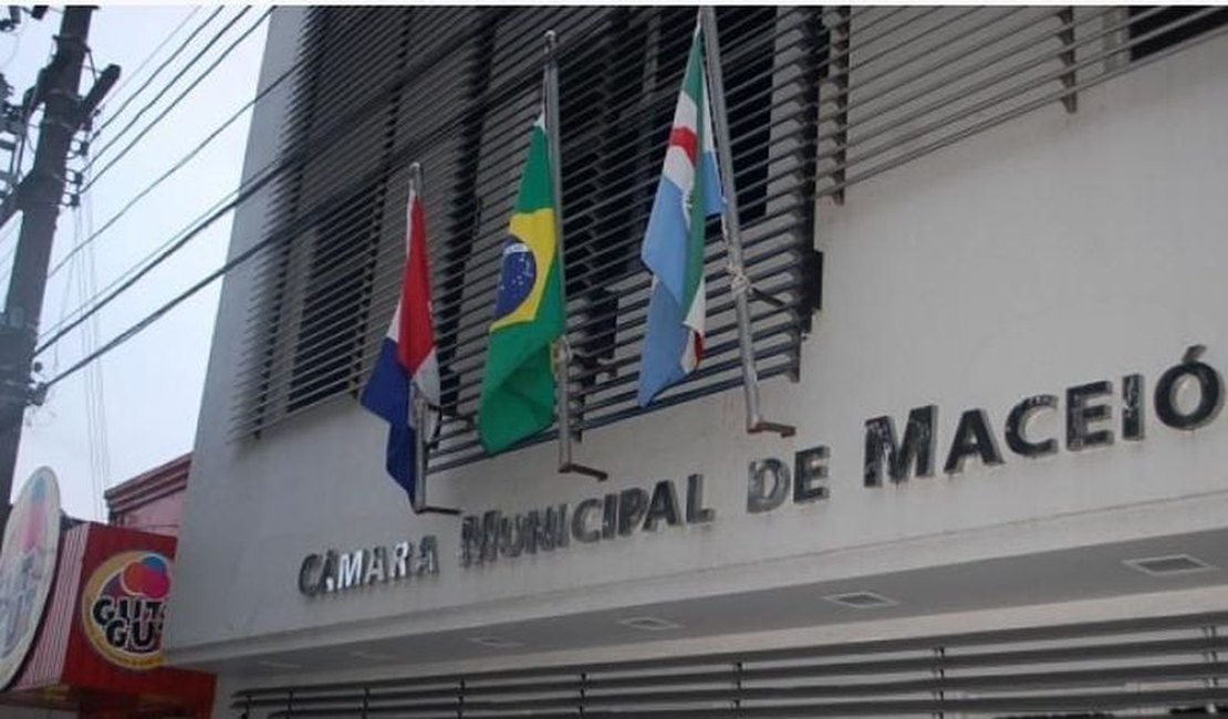 Justiça determina a suspensão do reajuste salarial dos vereadores da capital