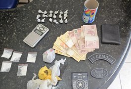 PM conduz quatro pessoas à delegacia por tráfico de drogas e porte ilegal de arma no interior