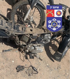Polícia encontra motocicleta com queixa de roubo depenada no bairro Cavaco