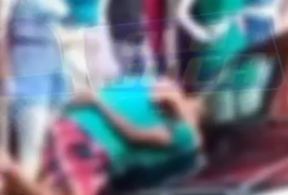 VÍDEO: Casal vive momento de romance em cima de capô de carro na Bahia