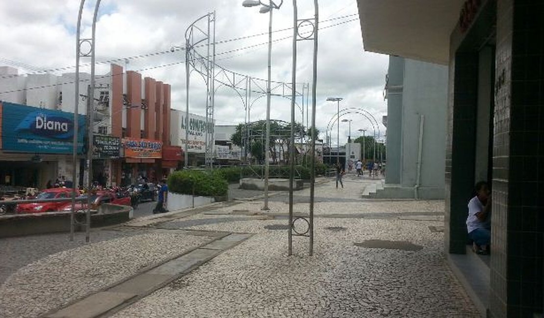 Loja A Insinuante do centro de Arapiraca é arrombada