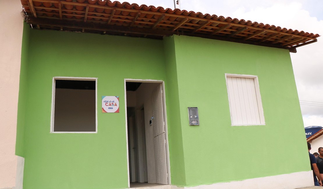 Moradores de Chã Preta comemoram entrega de moradias do Programa Vida Nova na sua Casa