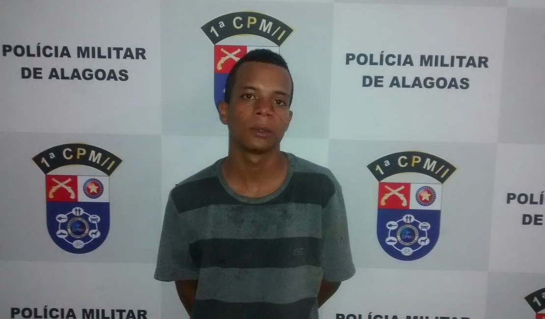 Jovem é detido suspeito de porte ilegal de arma de fogo, em São Miguel dos Campos