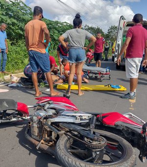 Colisão entre duas motocicletas deixa um dos condutores com ferimento grave na perna, em Arapiraca