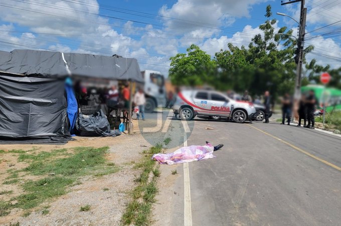 Mototaxista é assassinado a tiros ao lado de banca de verduras no Brisa do Lago, em Arapiraca