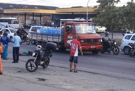 Morador de rua morre atropelado na Avenida Durval de Góes Monteiro