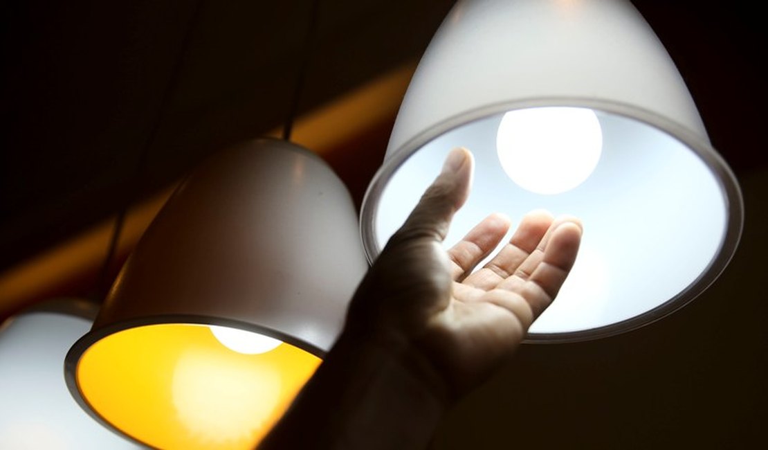 Tarifa branca pode baratear conta de luz em todo o Brasil
