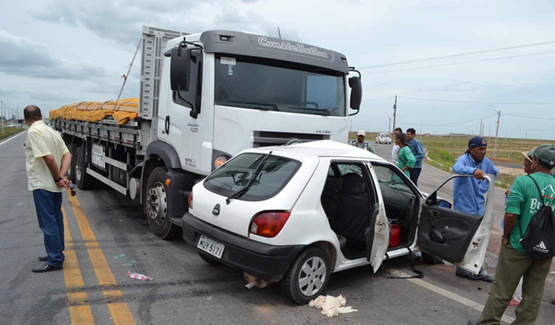 Acidente deixa uma vítima fatal e criança gravemente ferida em São Miguel