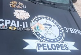 Suspeito de tráfico é preso ao tentar se esconder em banheiro de bar, em Arapiraca