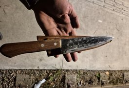 Homem é flagrado com faca durante patrulhamento da Cavalaria em Arapiraca