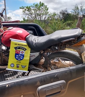 Pelopes do 10º BPM prende jovem de 20 anos com moto roubada em Palmeira dos Índios