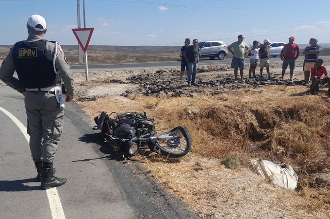 Motociclista perde controle da direção e morre em acidente no Sertão de AL