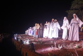 VÍDEO: Paixão de Cristo de Arapiraca chega ao 2° dia no Morro Santo da Massaranduba