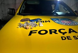 Policiais do 8° BPM prendem dois homens no Conjunto Jarbas Oiticica, em Rio Largo