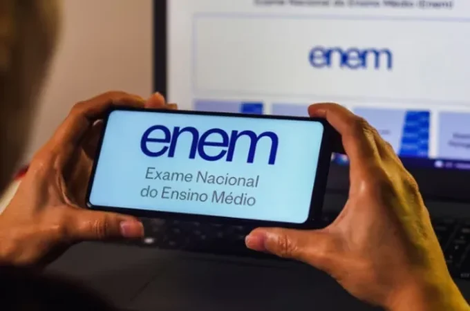 Enem 2024: cartão de confirmação com local de prova é divulgado; veja como consultar