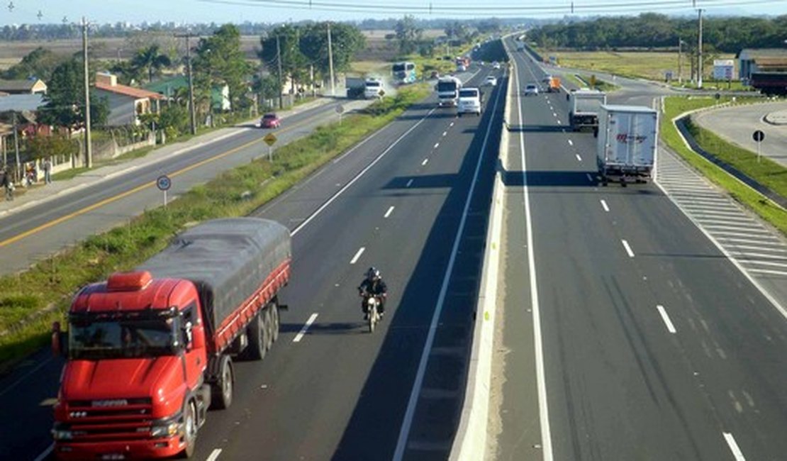 PRF faz operação especial no feriado do Dia do Trabalhador