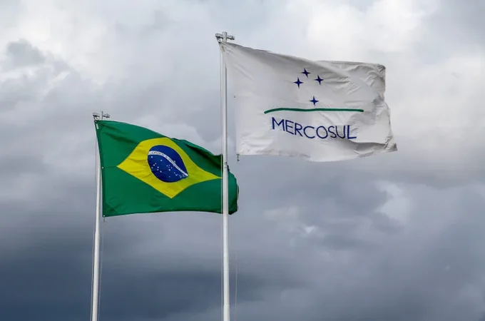 Mercosul e União Europeia assinam acordo comercial neste sábado (17)