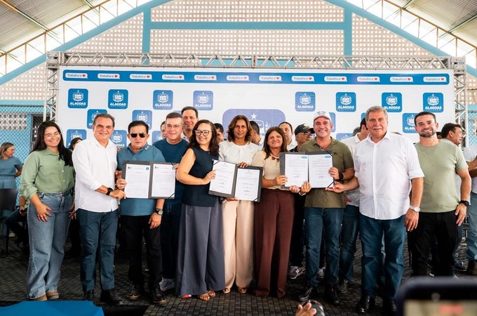 Governo do Estado investe mais de R$ 50 milhões em Pariconha e autoriza início da Rodovia do Moxotó