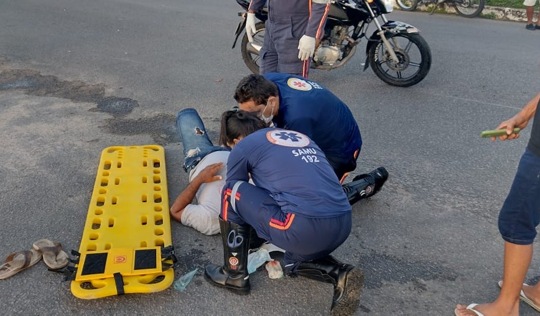 Três pessoas ficam feridas após colisão entre duas motocicletas, em Arapiraca