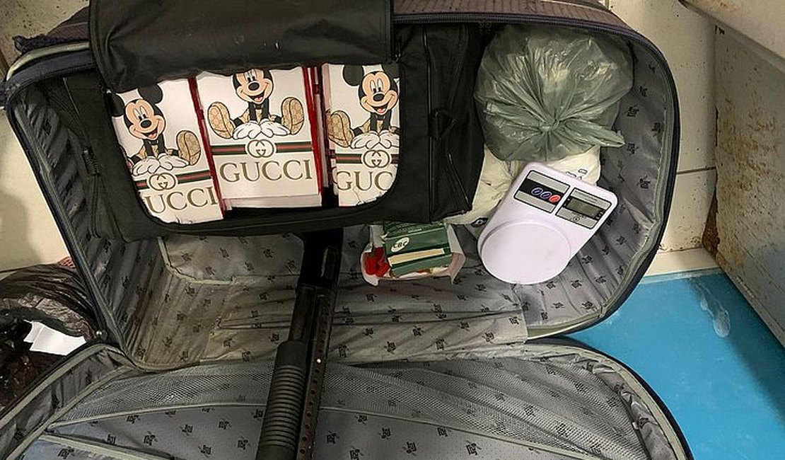 Em Rio Largo, fortuna em quilos de cocaína é apreendida dentro de residência