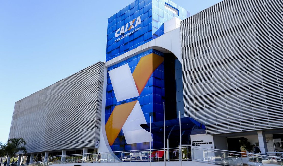 Trabalhadores nascidos em abril podem sacar auxílio emergencial