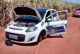 Após denúncia, polícia recupera carro 'tunado' roubado em zona rural de Arapiraca
