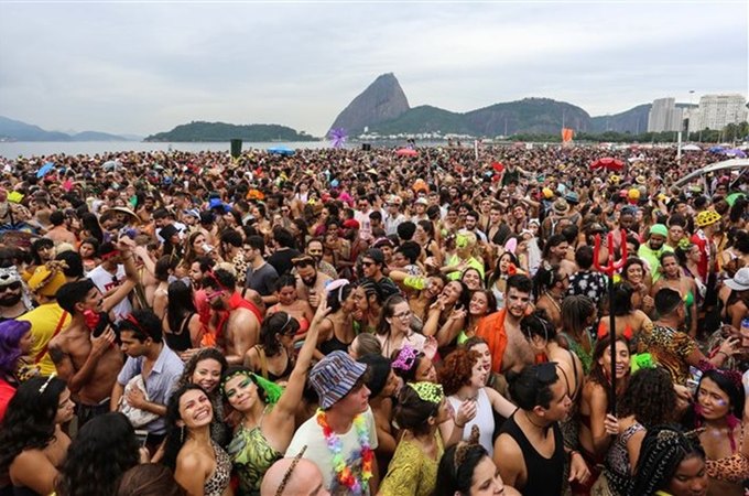 Brasil chega a 214,2 milhões de habitantes em 2026, diz IBGE
