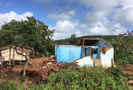 Casas desabam e deixam famílias desabrigadas no Agreste alagoano