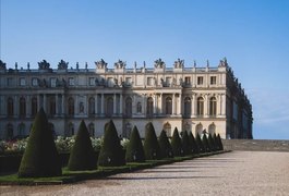 Palácio de Versalhes é evacuado pela sétima vez em oito dias por ameaça de bomba