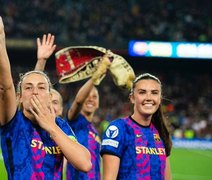 Quase 100 mil pessoas: Maior público da história do futebol feminino é registrado em jogo entre Barcelona e Real Madrid