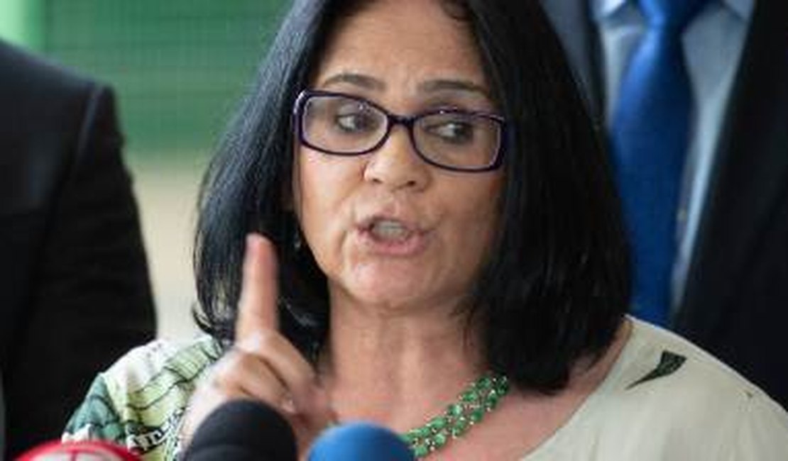 ONG de ministra de Bolsonaro é  acusada tráfico e sequestro de crianças e incitação ao ódio contra indígenas