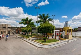 Duas pessoas são baleadas enquanto bebiam na porta de residência em Satuba