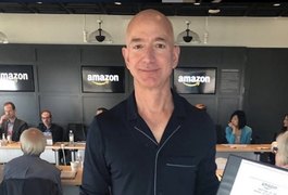 CEO da Amazon se torna primeira pessoa no mundo trilionária