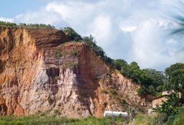 Religiosos são vítimas de criminosos durante culto em monte, em Maceió