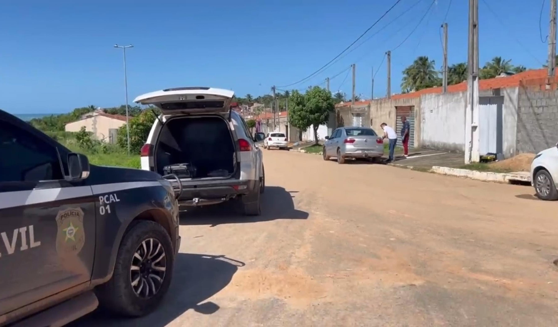 Polícia Científica Alagoas encontra vestígios de criminosos em veículo usado em assaltos