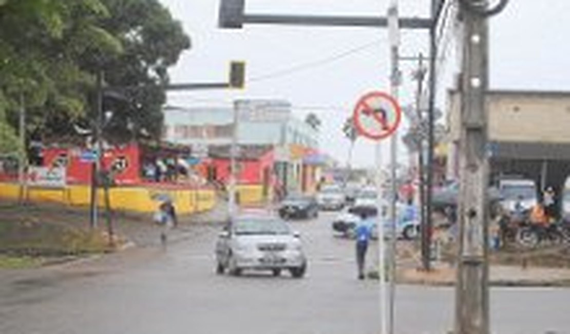 SMTT liga semáforo em cruzamento do bairro Baixão