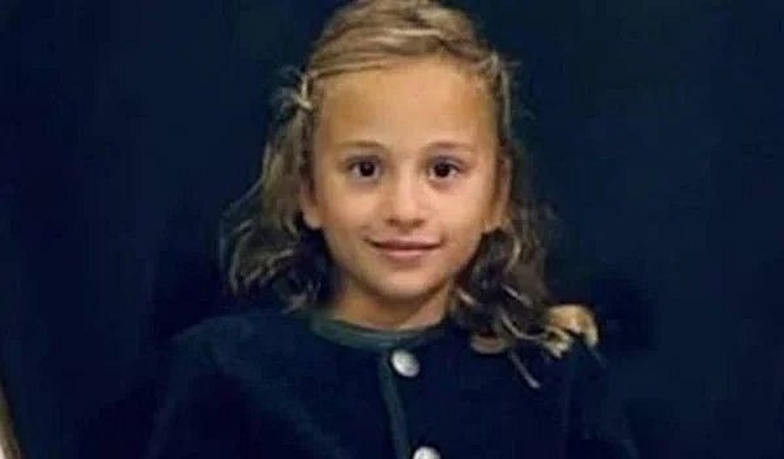 Menina morre esmagada por estátua de 200kg enquanto brincava com amigo