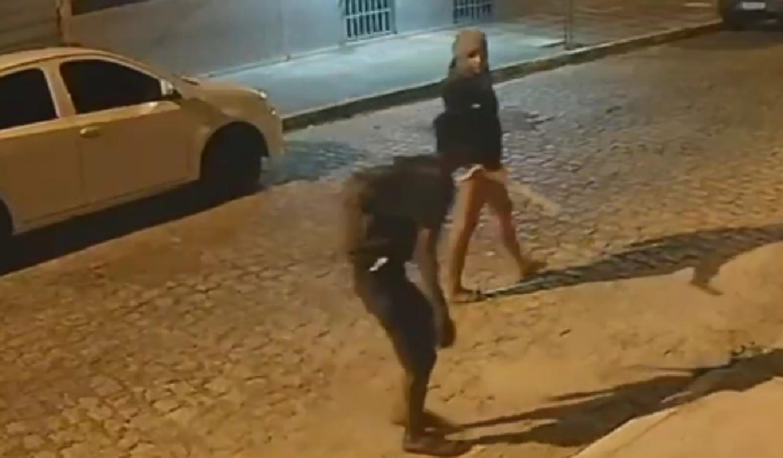 Polícia Civil divulga imagens de suspeitos de homicídio de morador de rua em Maceió