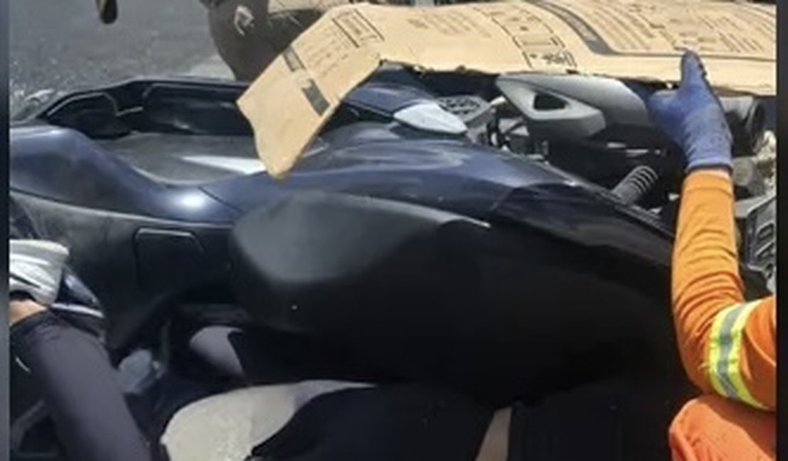 Motociclista morre em colisão com caminhão na Avenida Josefa de Melo, em Maceió